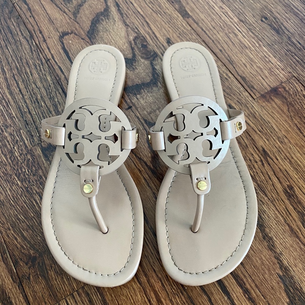 Tory Burch Miller - makeup color